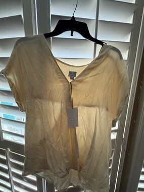 NWT - Lightweight Cream Short-Sleeve Blouse - V-Neck